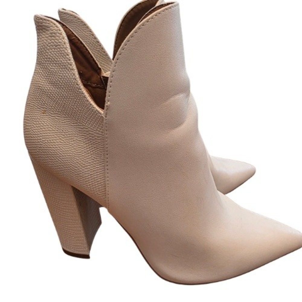 Qupid Womens‎ 6.5 White Pointed Toe Ankle Booties Snakeski Block Heel Zip Glam